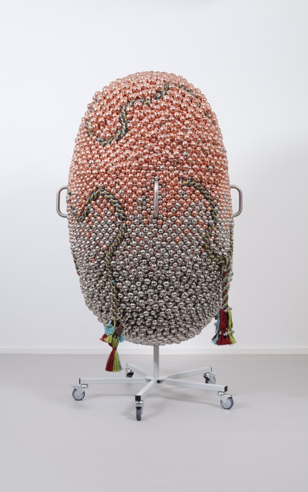 sonic dance &amp;ndash; arrayed on gradation, 2015
steel stand, metal grid, powder coating, casters, nickel plated bells, copper plated bells, metal rings, jute twine
5.98 x 42.91 x 42.52 in.