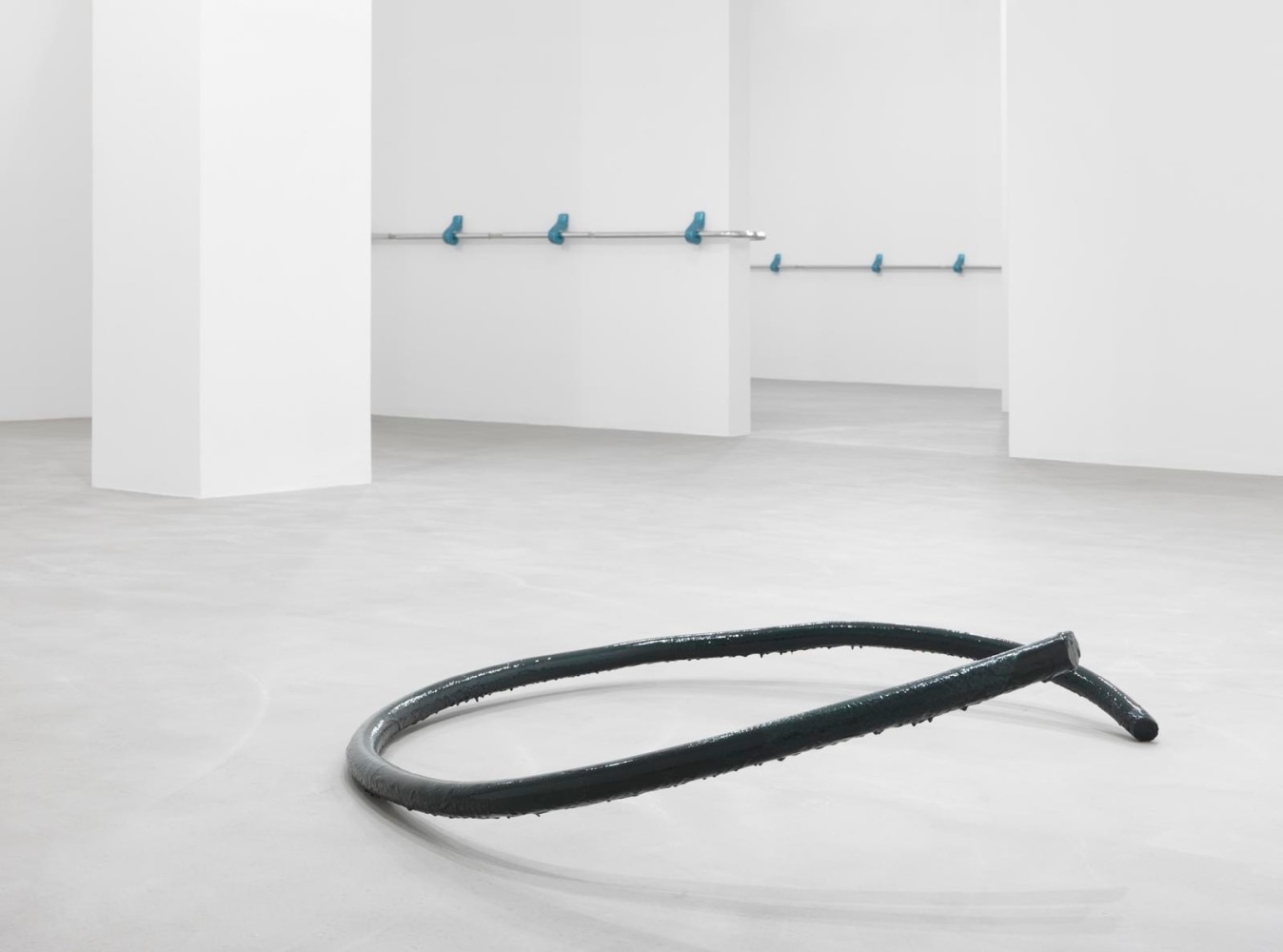 beliebte stellen / privileged points
metal rods, laquer
installation view of&amp;nbsp;off the rack,&amp;nbsp;neuer berliner kunstverein, berlin, 2014

&amp;nbsp;

&amp;nbsp;