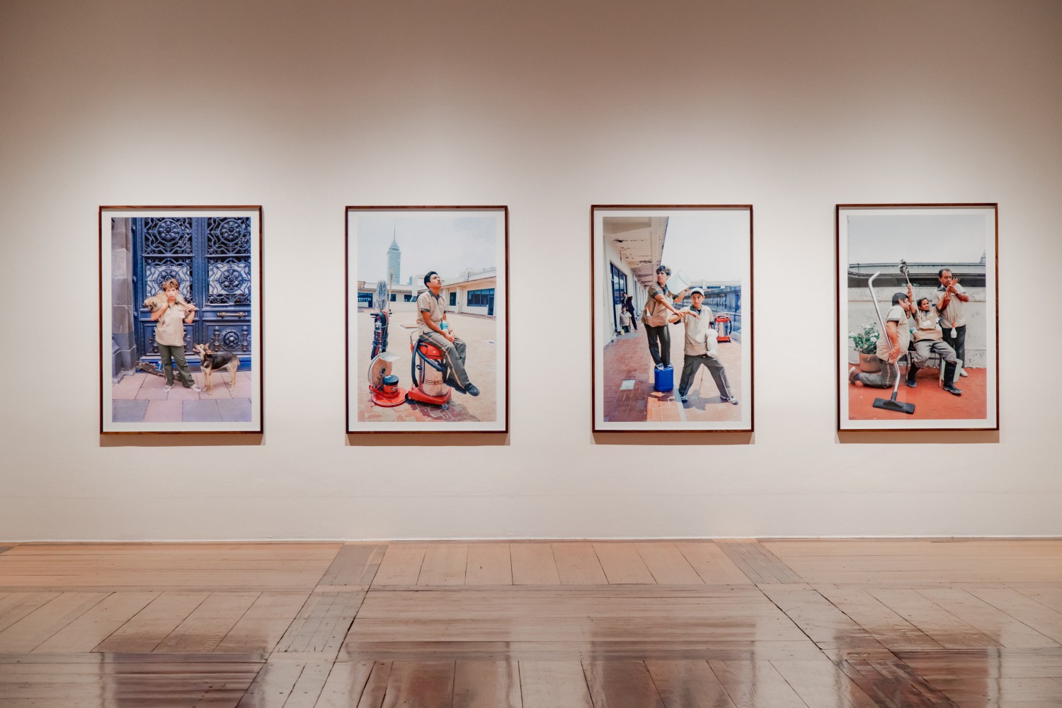 vista de instalaci&amp;oacute;n materia est&amp;eacute;tica disponible, museo de arte contempor&amp;aacute;neo de monterrey (marco), 2021