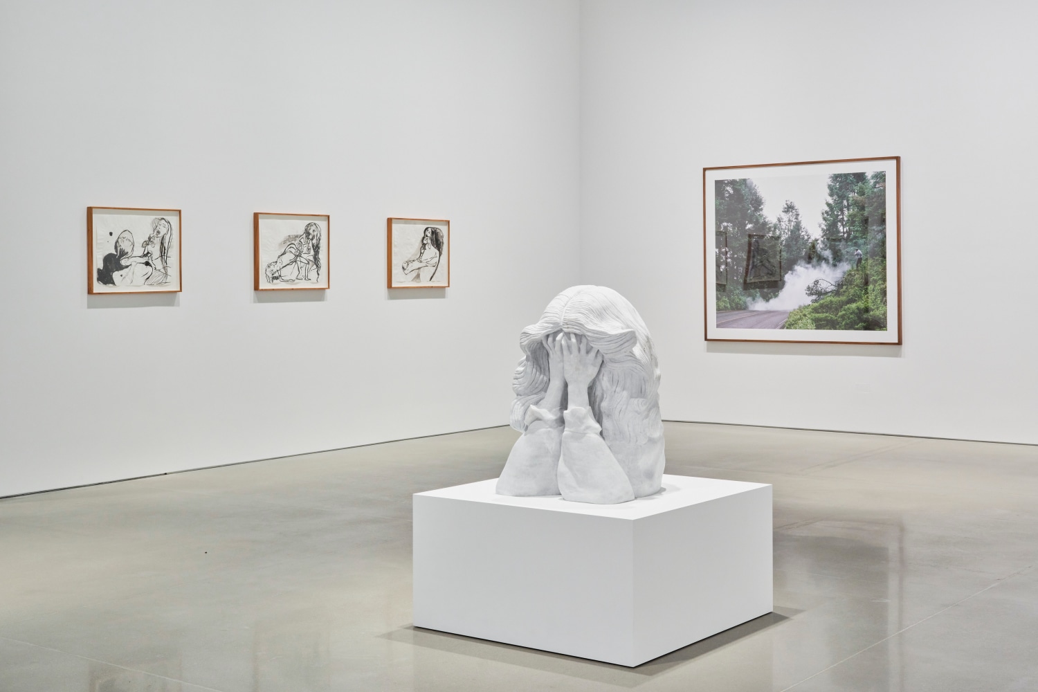 vista de instalaci&amp;oacute;n&amp;nbsp;miguel calder&amp;oacute;n: neur&amp;oacute;ticos an&amp;oacute;nimos, kurimanzutto nueva york, 2025. foto: zach hyman