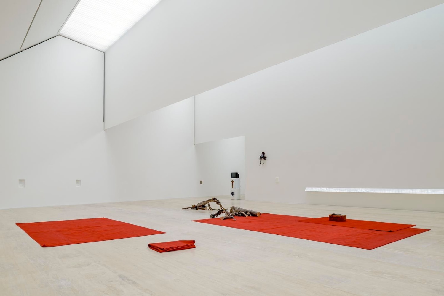 	beauty queen, 2013	vista de instalaci&amp;oacute;n museo jumex, ciudad de m&amp;eacute;xico, 2014