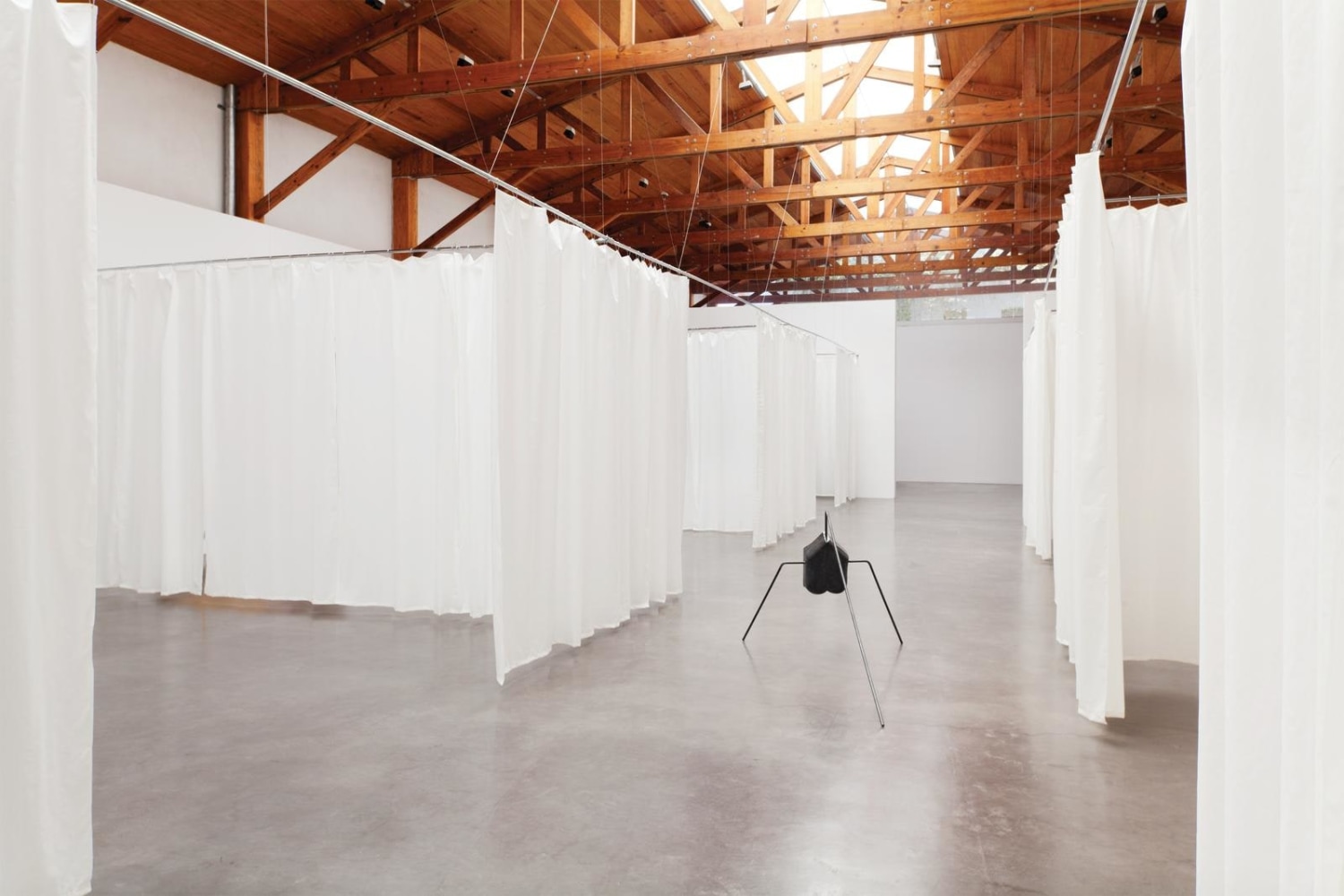 	varios y diversos, kurimanzutto, ciudad de m&amp;eacute;xico, 2013