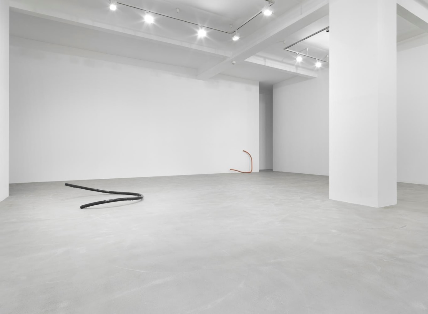 beliebte stellen / privileged points,&amp;nbsp;2014

metal rods, laquer

installation view off the rack. neuer berliner kunstverein, berlin, 2014

&amp;nbsp;