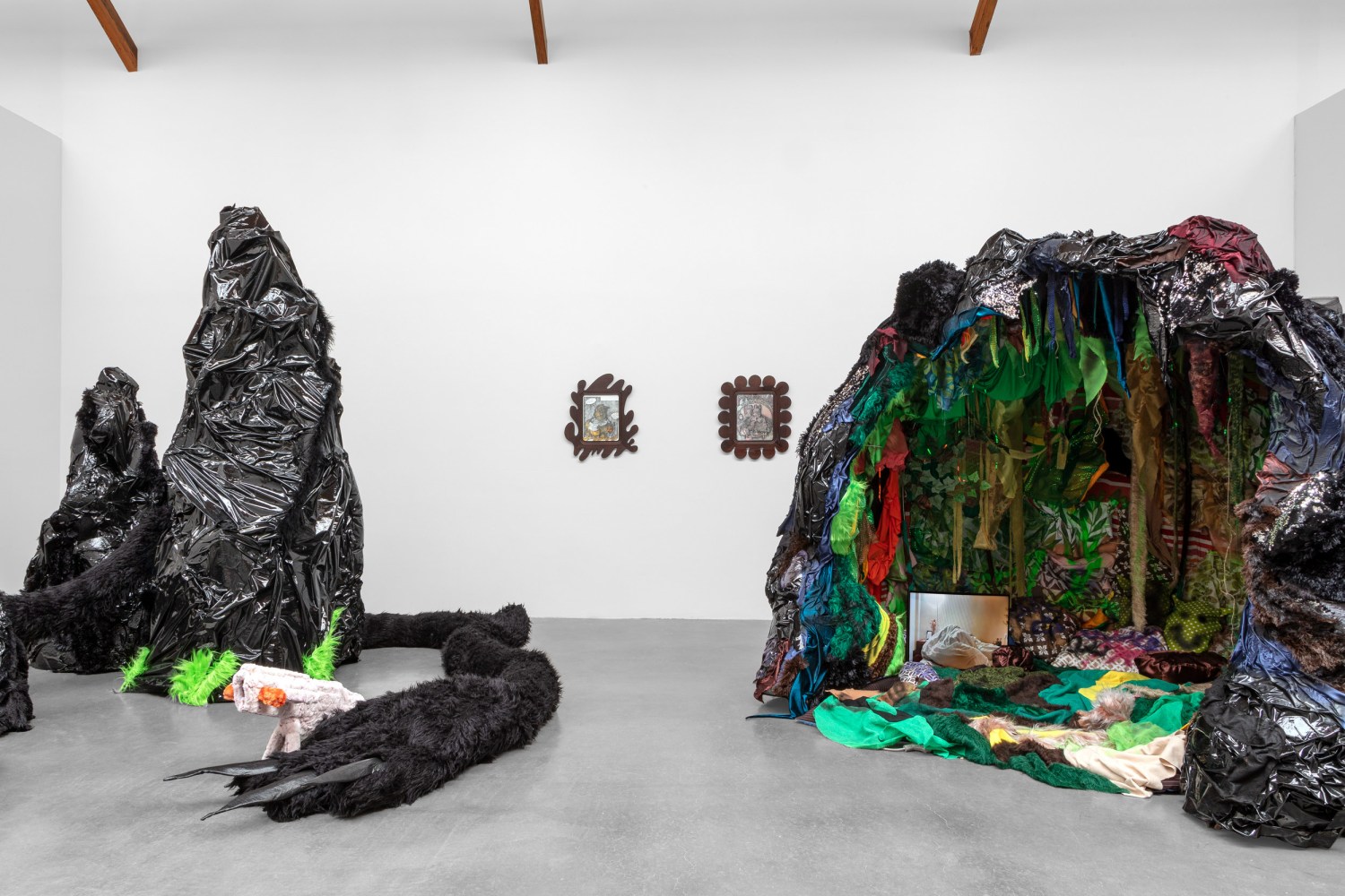 paloma contreras lomas,&amp;nbsp;cartucho&amp;nbsp;(la naci&amp;oacute;n espiritual),&amp;nbsp;kurimanzutto, 2021