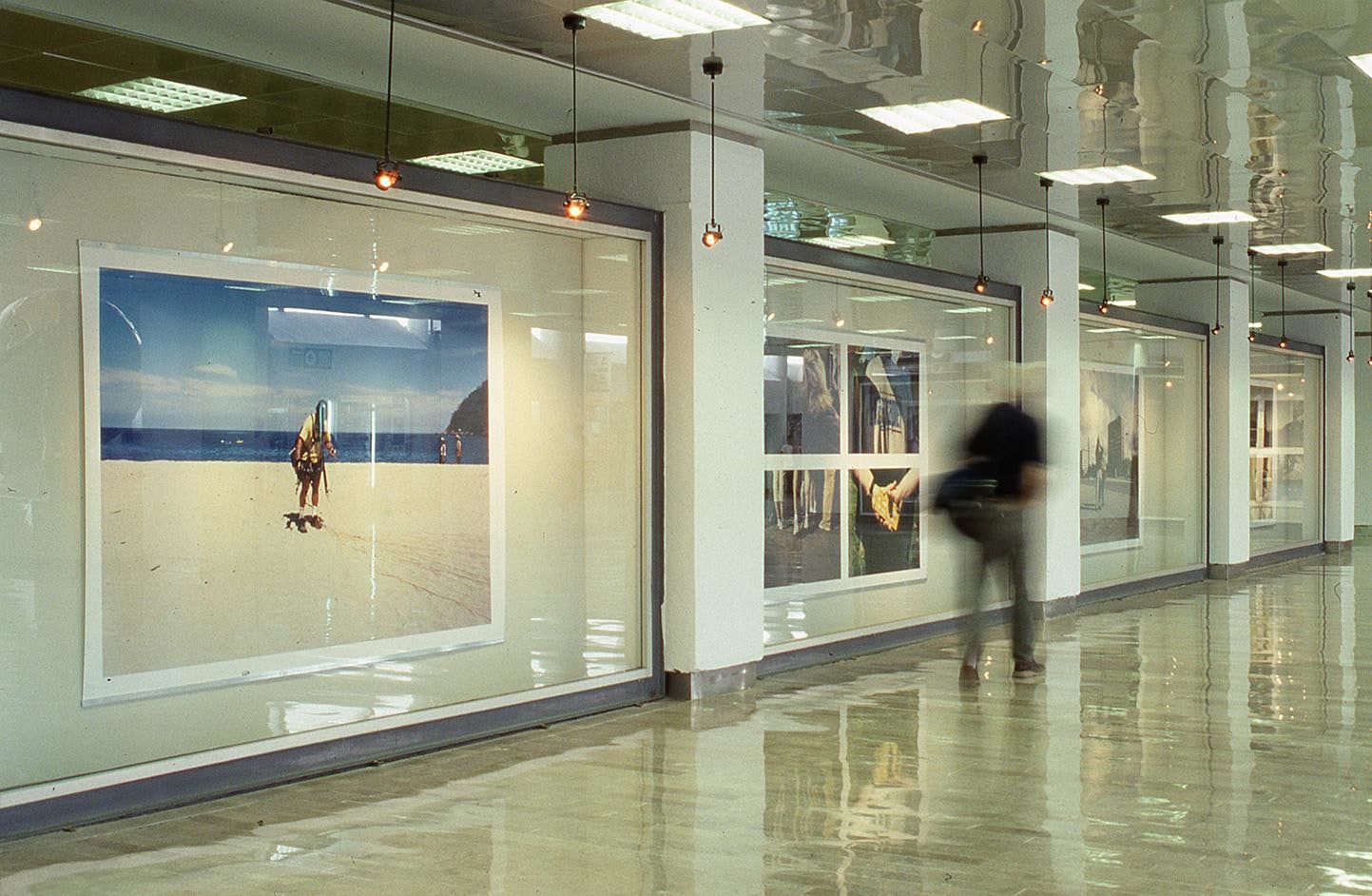 	jonathan hern&amp;aacute;ndez,&amp;nbsp;traveling without moving, 2002