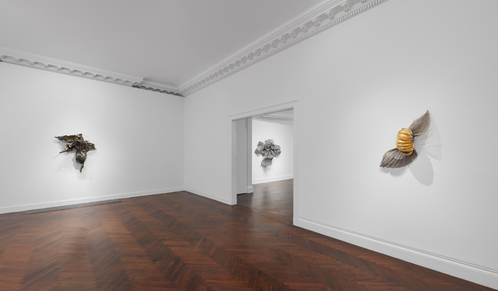 Installation view of&amp;nbsp;Lynda Benglis: Pleated Works,&amp;nbsp;at Mnuchin Gallery, November 2 - December 11, 2021.&amp;nbsp;All Artworks &amp;copy; 2021 Lynda Benglis / Licensed by VAGA at ARS, New York. Photography by Tom Powel Imaging, Inc.