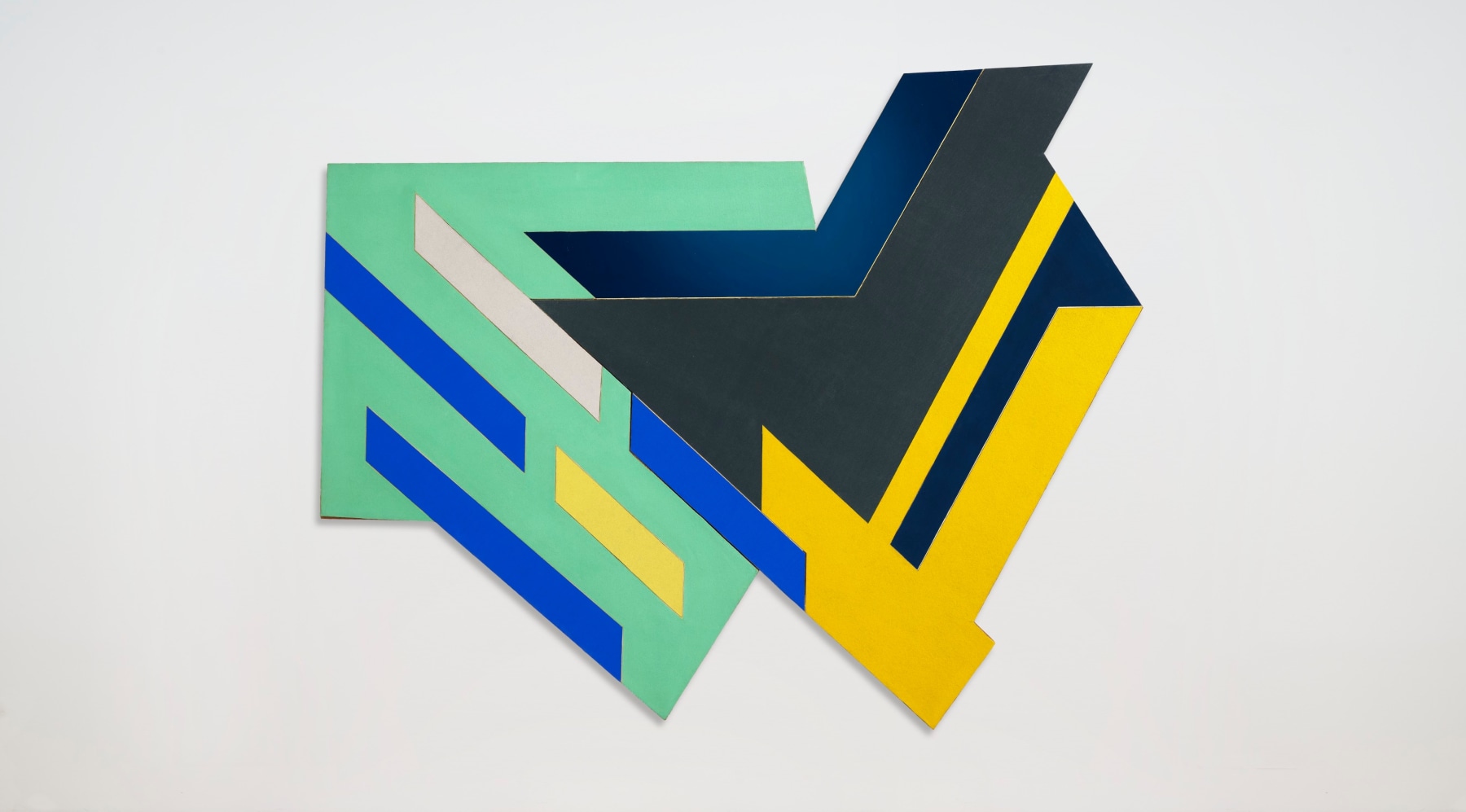 Frank Stella

Bogoria I

1971

alkyd, enamel and felt on canvas and cardboard on two joined panel constructions

90 x 109 x 3 1/2 inches (228.6 x 276.9 x 8.9 cm)