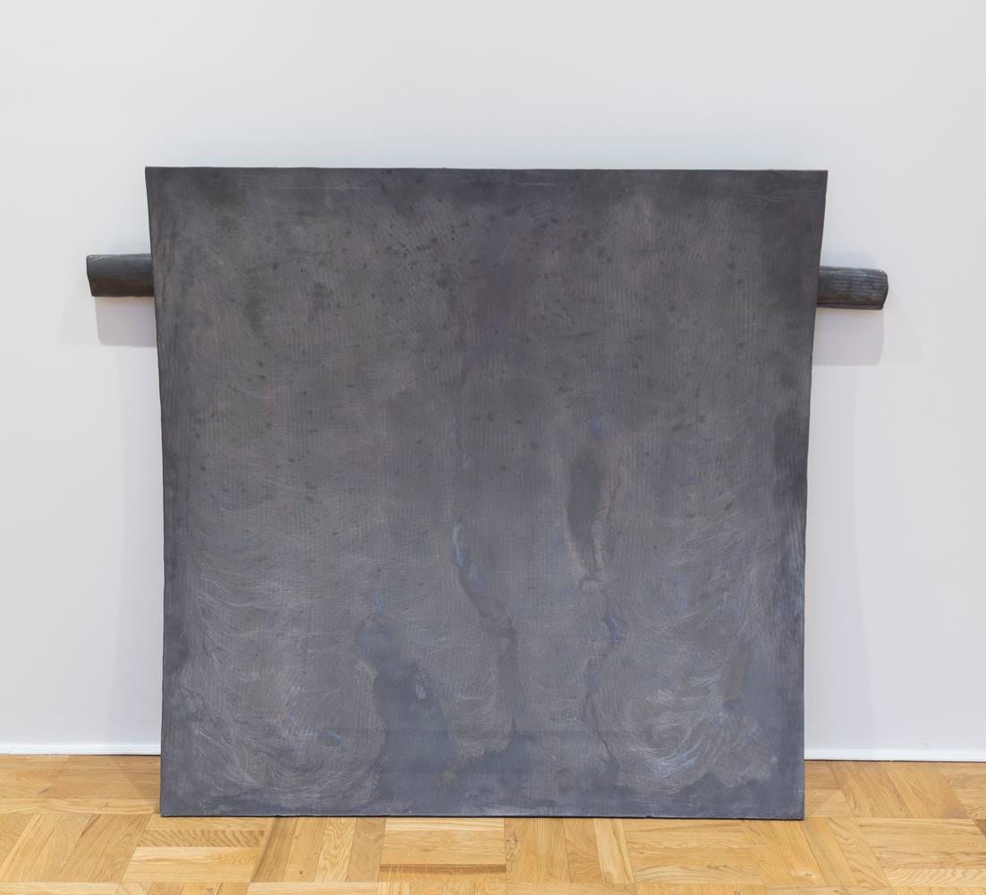 Richard Serra
Plate Roll Prop
1969
lead
48 x 48 x 59 1/16 inches (121.9 x 121.9 x 150 cm)