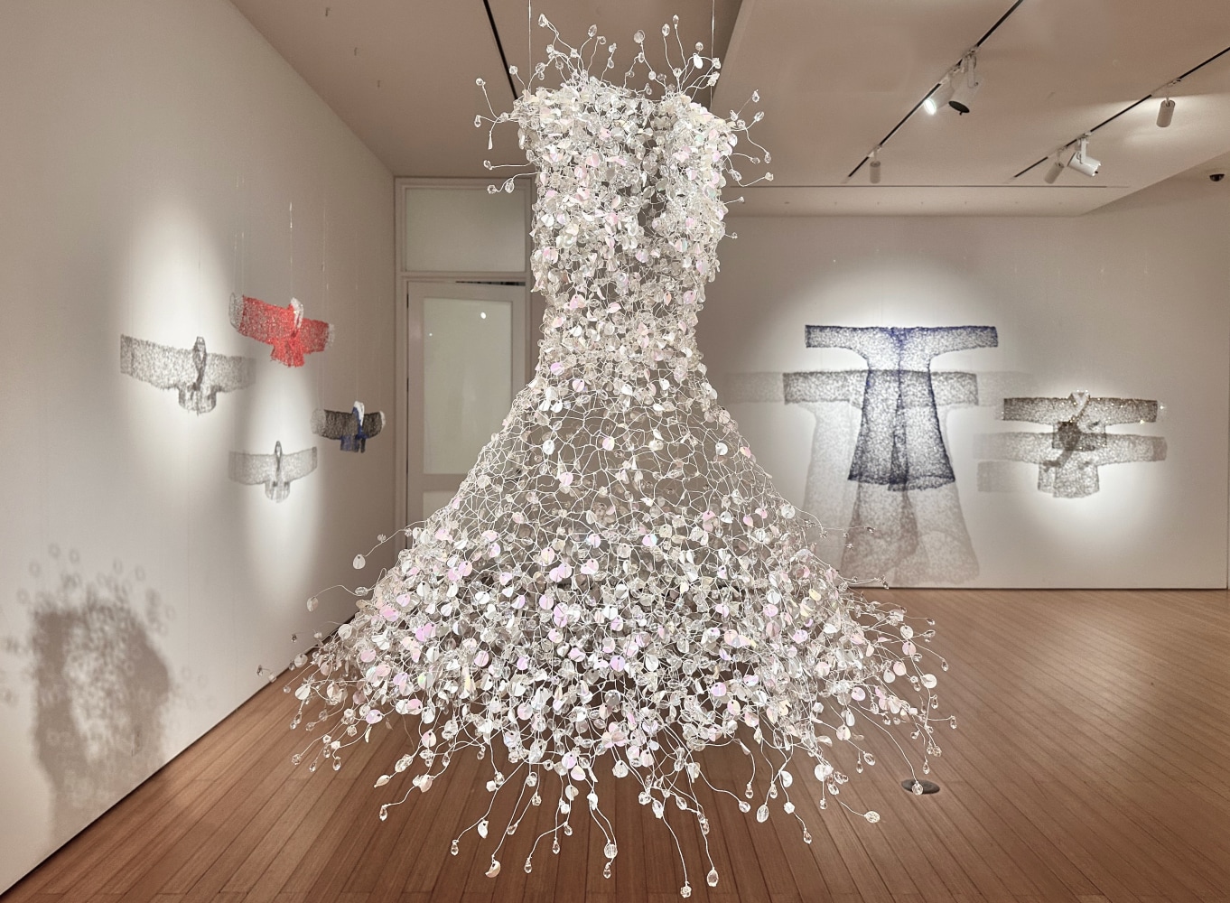 Key-Sook Geum
White Floating Resonance
white paper wrapped wire, spangle and beads
45h x 41w x 41d in