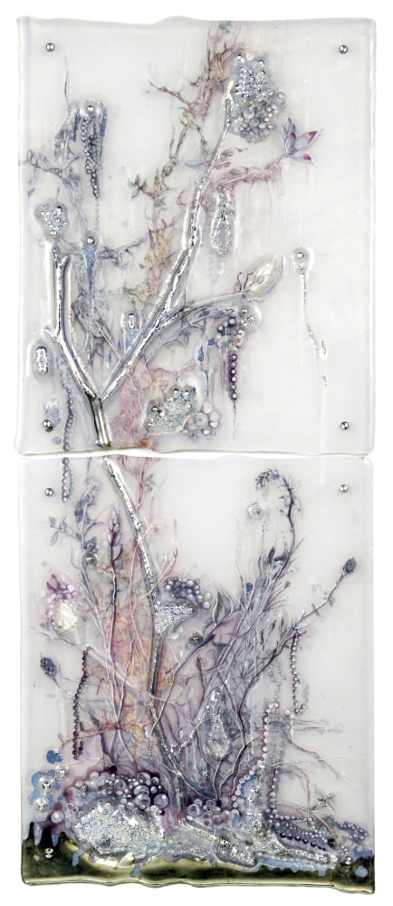 Sibylle Peretti
Terebellum Lyra, 2024
kiln formed glass, engraved, painted, silvered, paper applique
42h x 17w in