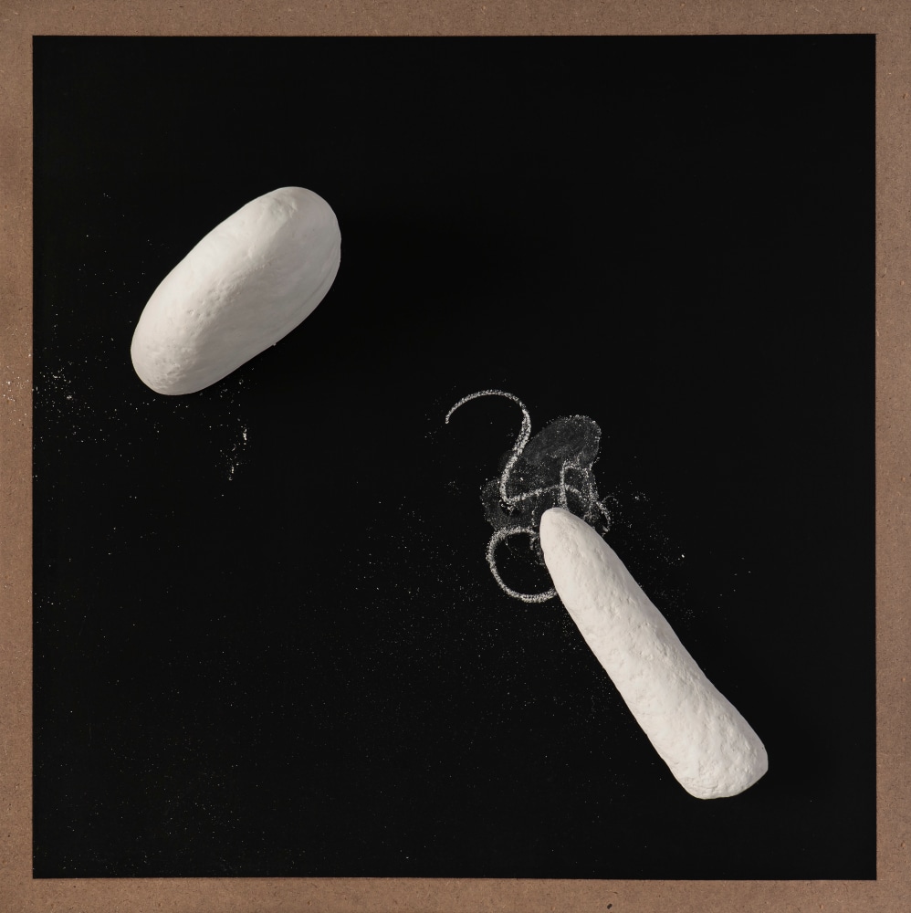 PS12, 2020

Found object, natural chalk

6.4 x 6.2 x 2.9 inches / 16.5 x 16 x 7.5 cm | 8.6 x 2.3 x 1.7 inches / 22 x 6 x 4.5 cm