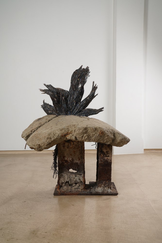 SAKSHI GUPTA

Exposed on the Cliffs of the Heart I,&amp;nbsp;2021

Rubble and metal scrap

29 (H) x 24 (L) x 22 (D) in / 73.6 x 61 x 55.8 x cm