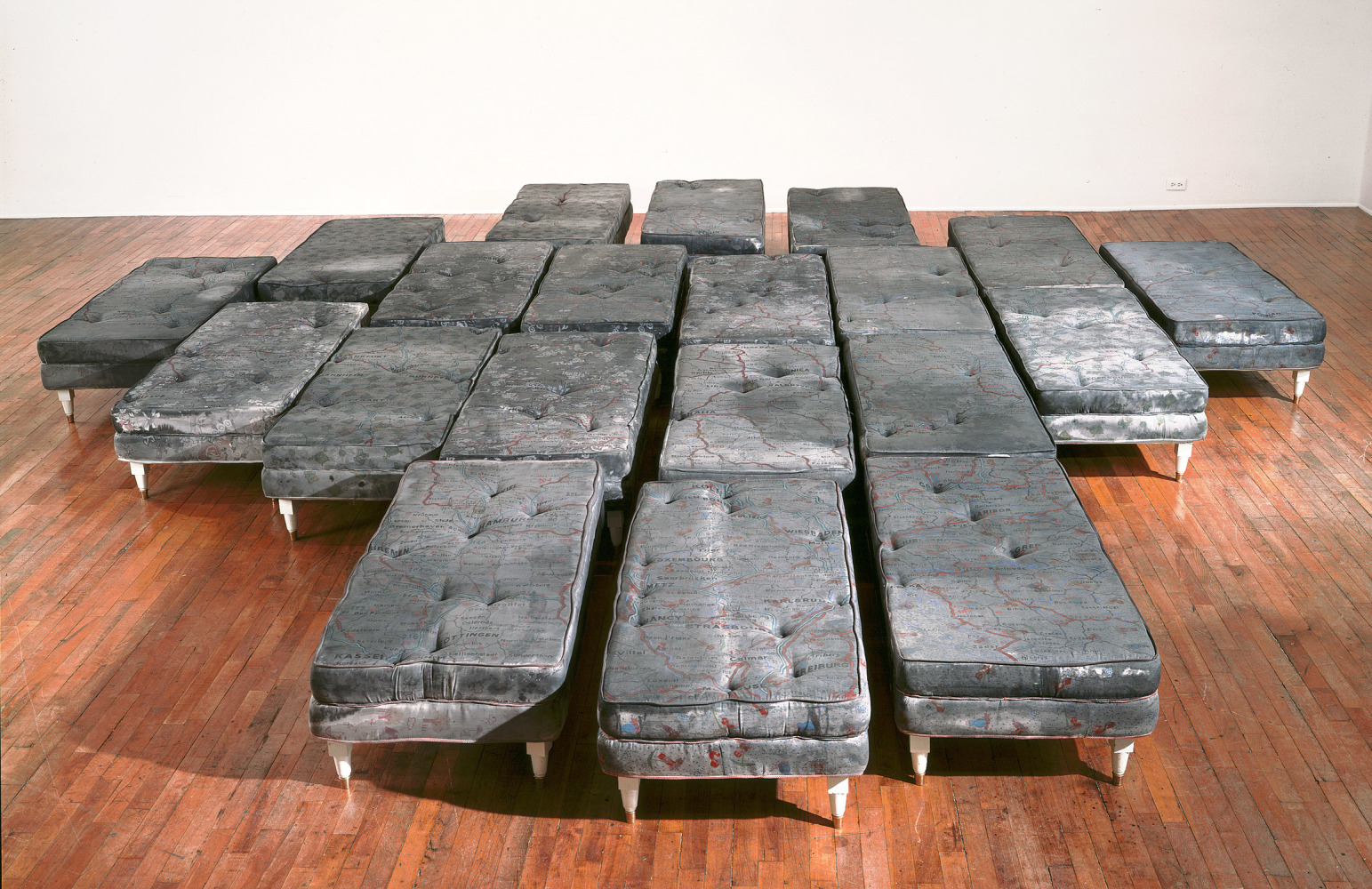 Guillermo Kuitca
Untitled, 1992
acrylic on mattress with wood and bronze legs
20 beds; 15 3/4 x 23 5/8 x 47 1/4 inches&amp;nbsp;(40 x 60 x 120 cm) each
SW 94257 (1-20)
Collection of Tate, London