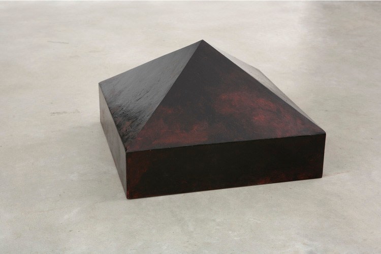 Wolfgang Laib
Rice House, 2007
black burmese lacquer, rice and wood
15 x 24 3/8 x 24 3/8 inches (38 x 62 x 62 cm)
SW 13119