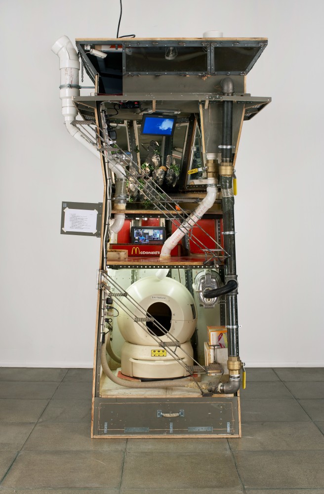 Tom Sachs
LaGuardia, 2006-2007
mixed media sculpture
99 1/8 x 51 3/4 x 52 inches (251,8 x 131,5 x 132,1 cm)
SW 07129
The Goetz Collection, Munich, Germany
