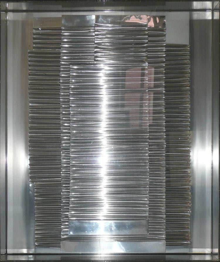 Heinz Mack
Lichtrelief, -stabile Vibration f&amp;uuml;r Licht und Ton, 1963
aluminum and Plexiglas
48 x 40 1/8 x 7 1/8 inches (122 x 102 x 18 cm)
SW 10261
Private Collection