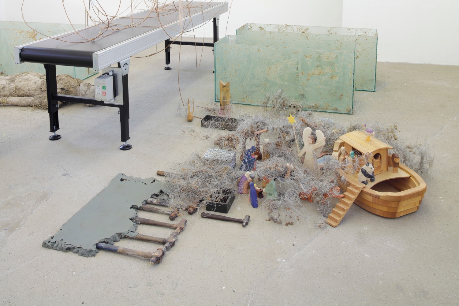 Installation view of&amp;nbsp;Cathy Wilkes,&amp;nbsp;Kunstverein, Munich, Germany, 2011