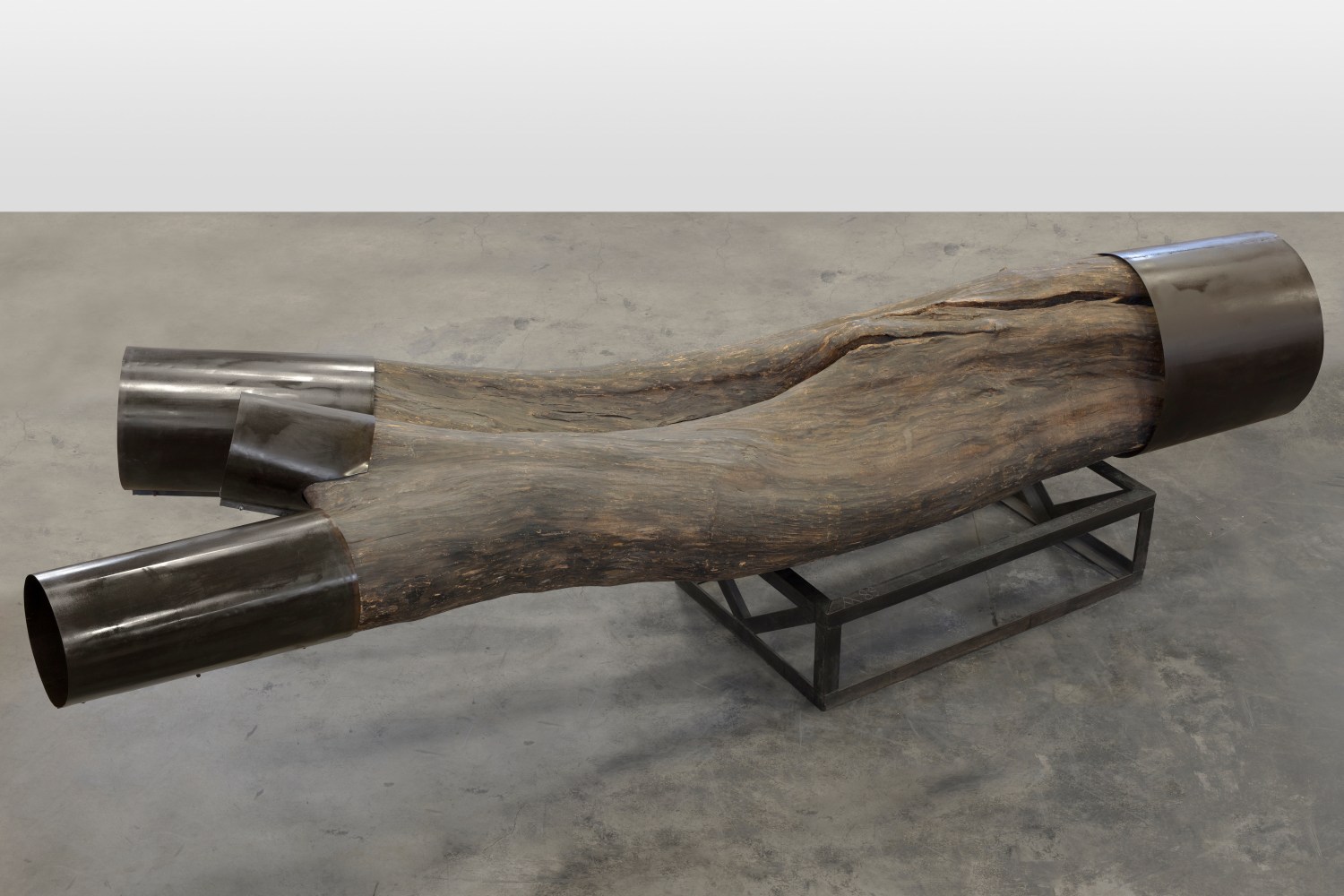 War Games &amp;quot;Anasta&amp;quot;, 1989

wood and steel

62 5/8 x 236 1/4 x 82 5/8 in. / 159.1 x 600.1 x 209.9 cm