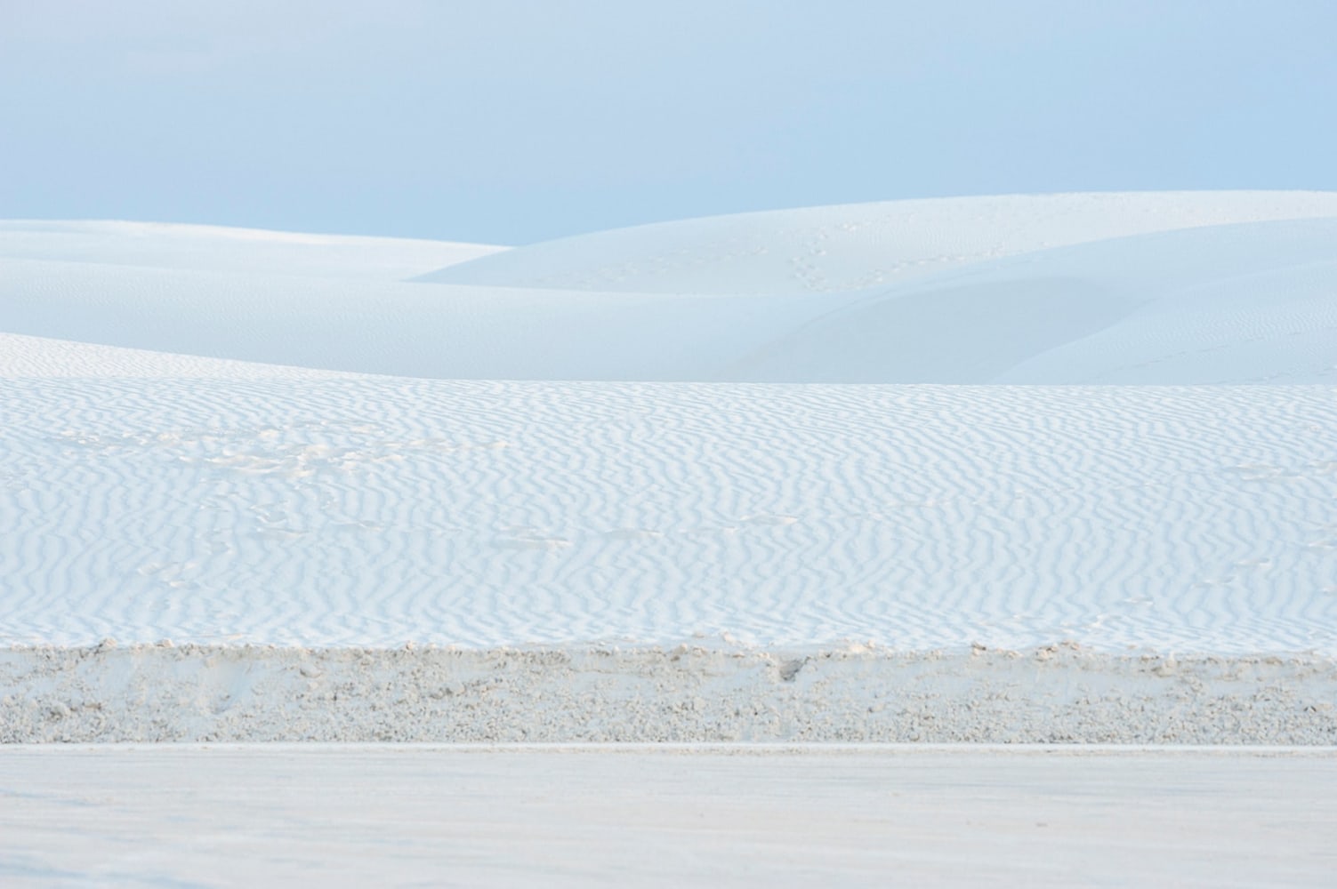 Renate Aller

Plate 79, White Sand Dunes, New Mexico, 2012

Archival pigment print

40h x 60w in

Framed: 47h x 67w in

1/5

RA032