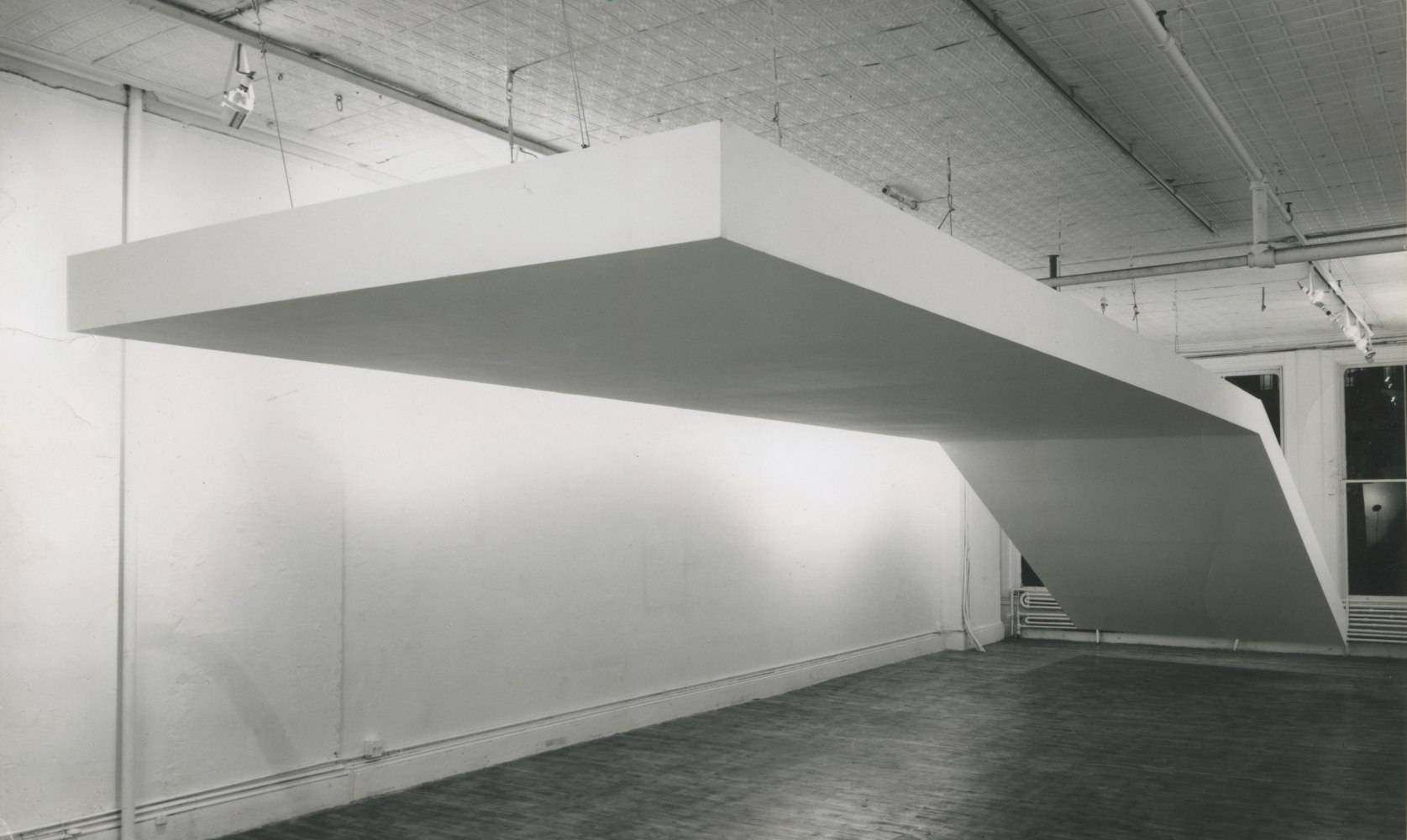 Installation view, Robert Grosvenor, Paula Cooper Gallery at 96-100 Prince Street, NY, New York, Feb. 8th to Mar. 4th, 1970. © Robert Grosvenor. Courtesy Paula Cooper Gallery NY. Photo: Dan Lenore