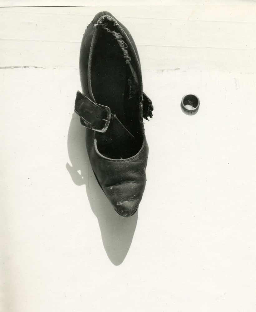 Jay DeFeo
Untitled, 1973
gelatin silver print
5 5/16 x 5 inches (13.5 x 12.7 cm)
© 2023 The Jay DeFeo Foundation/Artists Rights Society (ARS), New York.