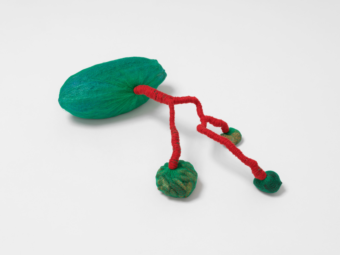 Veronica Ryan
Lateral Shoots, 2023–2024
bronze date, date seeds, and cashew, cocoa pod, netting
3 x 7 x 10 3/4 in. (7.6 x 17.8 x 27.3 cm)