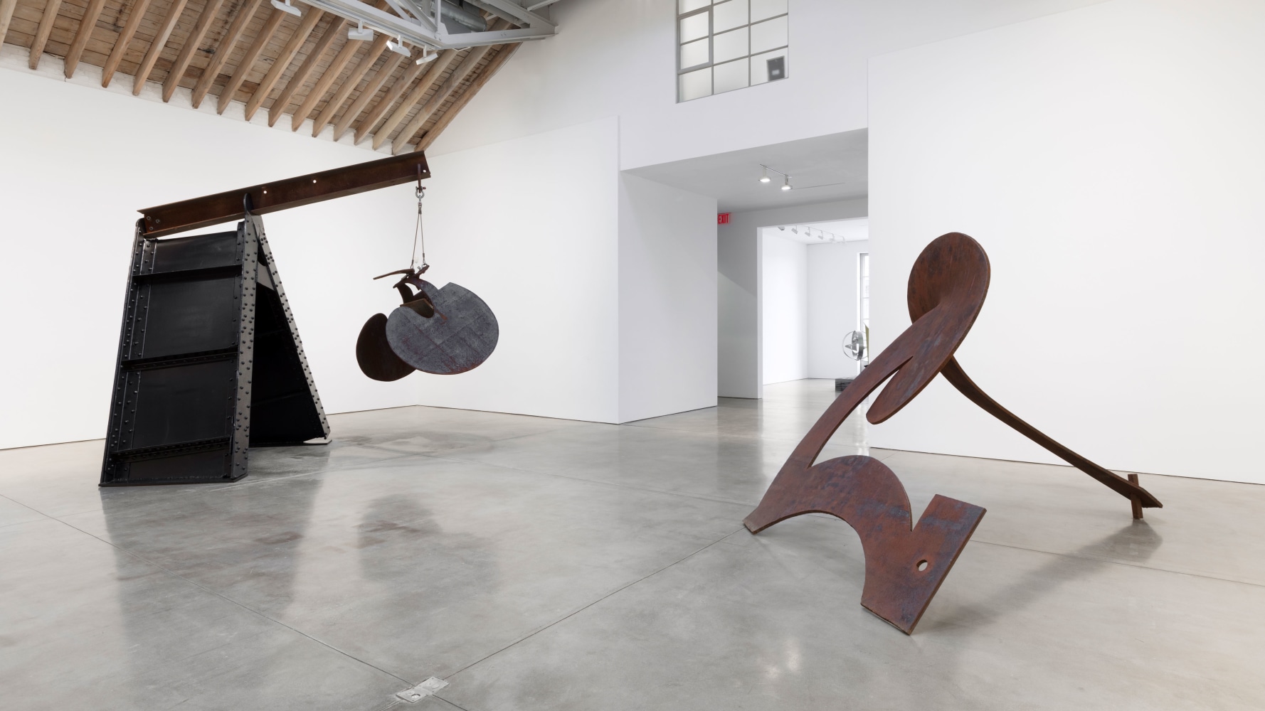 Installation view, Mark di Suvero, November 3 – December 10, 2016