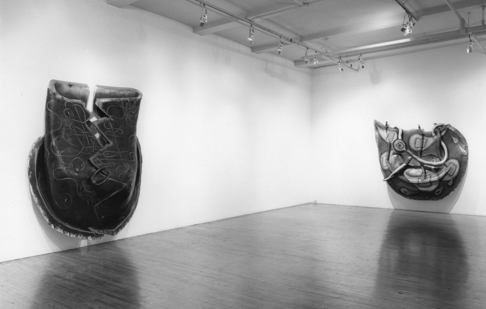 Installation view, Works on Paper, Paula Cooper Gallery, 155 Wooster Street, New York, March 9 - April 1, 1989. Photo: Geoffrey Clements. © 2025 Elizabeth Murray / Artists Rights Society (ARS), New York. Courtesy Paula Cooper Gallery, New York. Photo: Geoffrey Clements.
