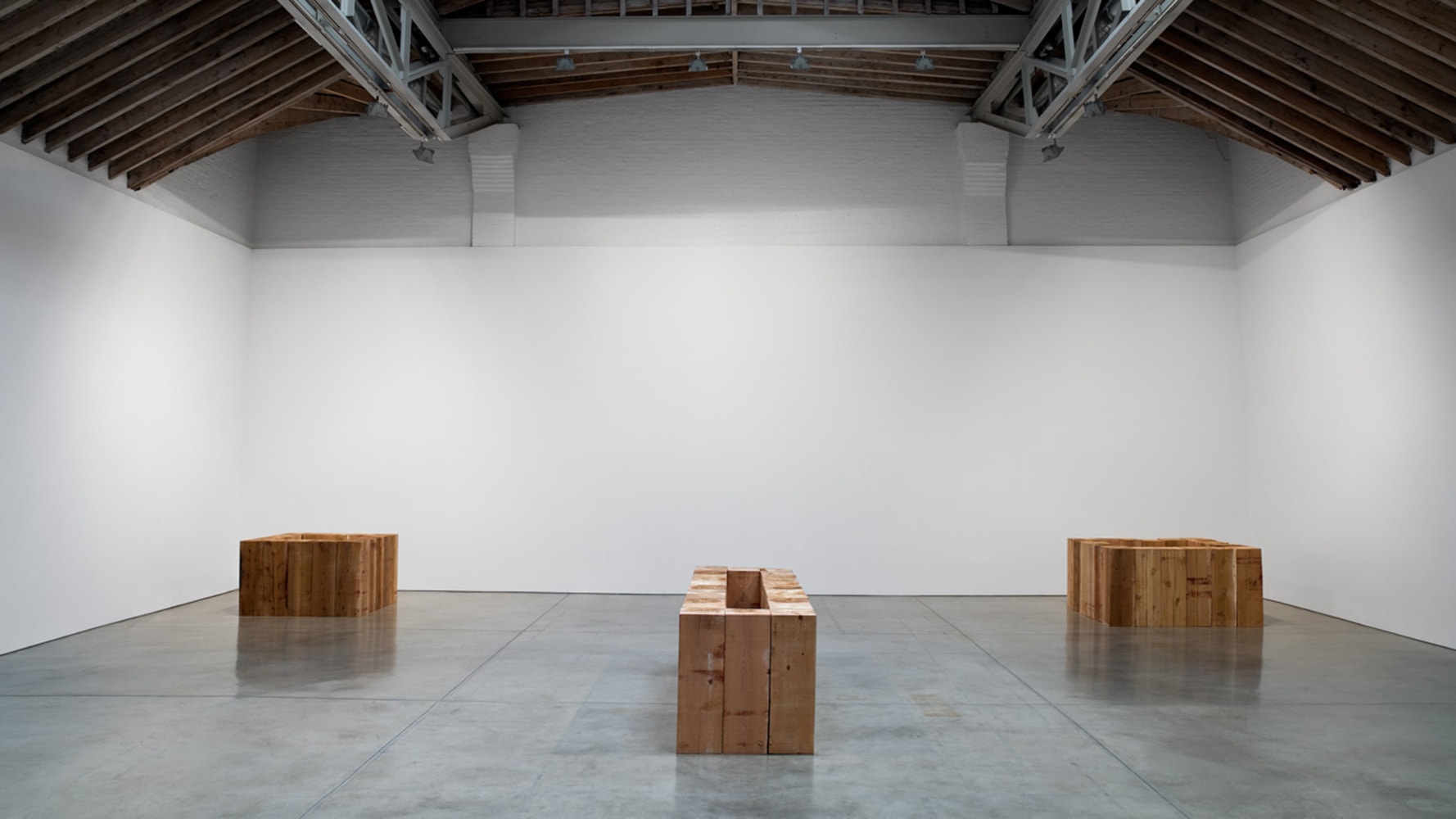 Installation view, Western Red Cedar, Paula Cooper Gallery, 534 W 21st Street, New York. September 6 - October 18, 2008. © 2025 Carl Andre / Artists Rights Society (ARS), New York. Couresy Paula Cooper Gallery, New York.