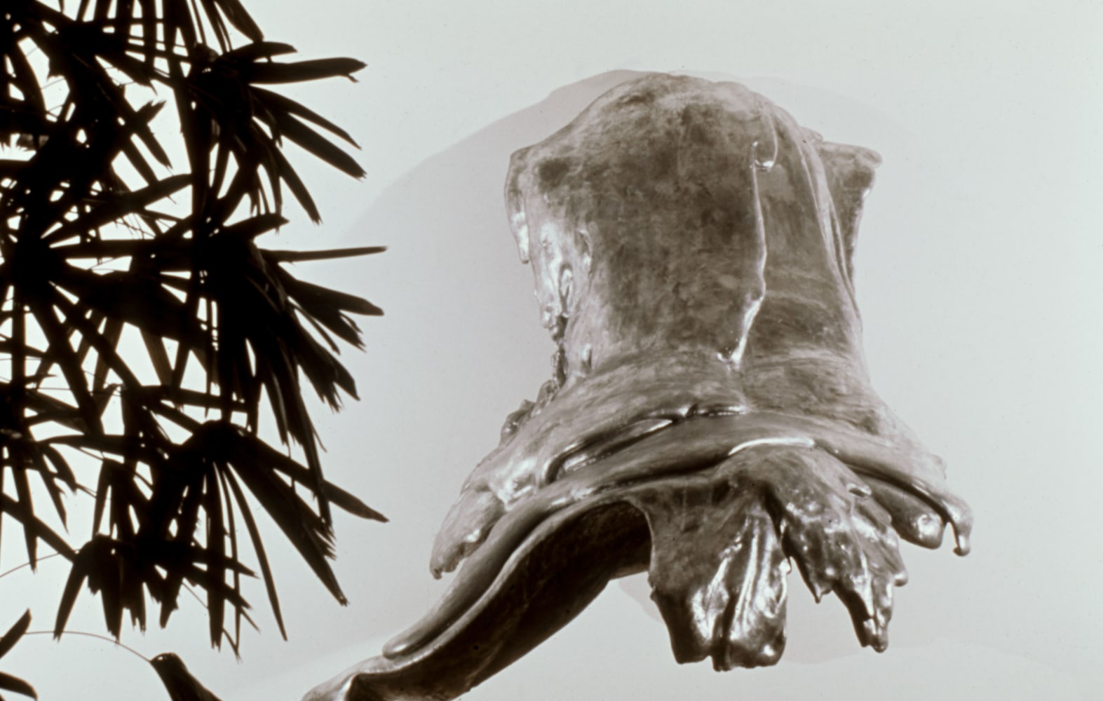 Installation view, Sculpture Lynda Bengalis, Paula Cooper Gallery, 155 Wooster Street, New York, November 8 - December 3 1975. © Lynda Benglis / Licensed by Artists Rights Society (ARS) New York. Courtesy PACE, New York, and Paula Cooper Gallery, New York. . Photo: Geoffrey Clements.