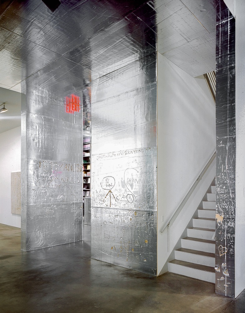 Installation view, Rudolf Stingel, Paula Cooper Gallery, 534 W 21st Street, New York. February 2 - March 2, 2002. © Rudolf Stingel. Courtesy Paula Cooper Gallery, New York.
