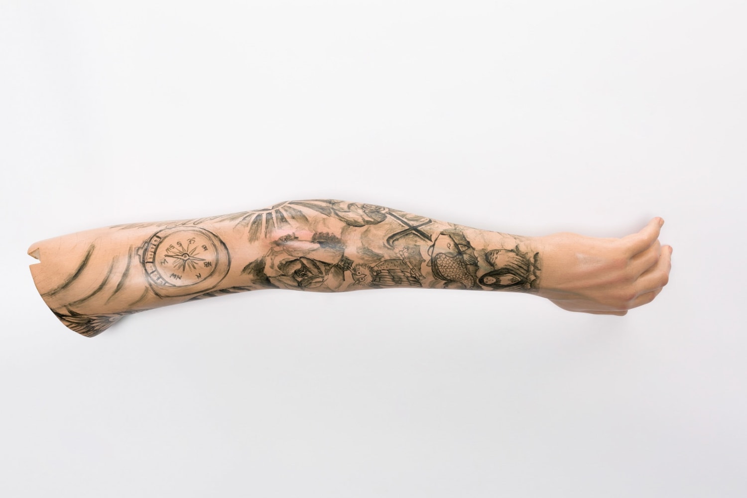 Paul Pfeiffer Incarnator (Pampanga), Right Arm, 2024 Gmelina wood, paint 5 1/2 x 24 3/8 x 5 1/4 in. (14 x 61.9 x 13.3 cm)