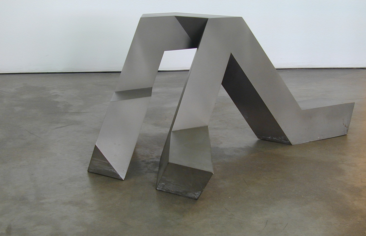 Tony Smith Willy, 1962 Steel, painted black 7' 7 1/4&quot; x 11' 3&quot; x 18' 8&quot;