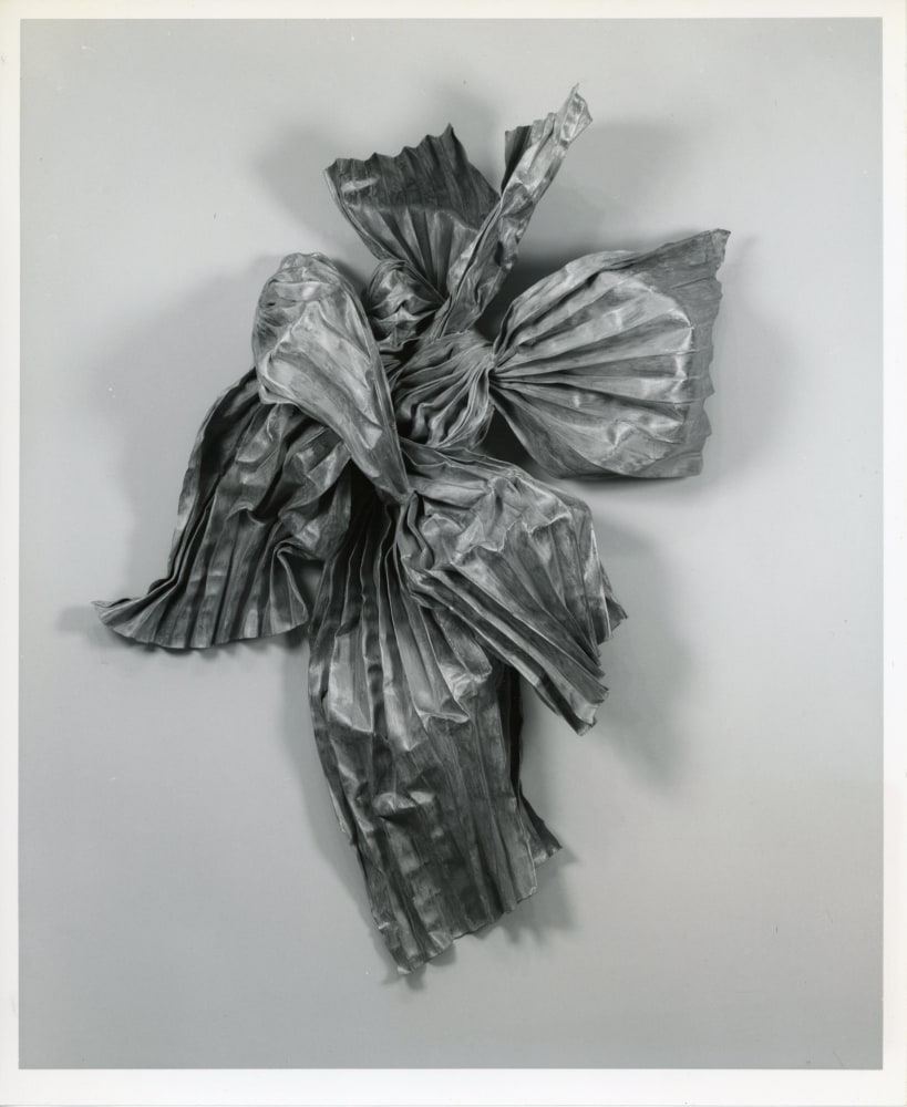 Lynda Bengalis &quot;Pictor&quot; 1983 Bronze wire, zinc, aluminum 72 x 60 x 14