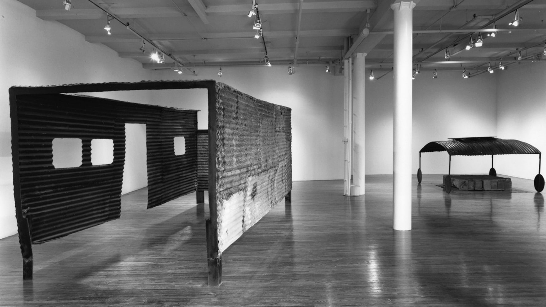 Installation view, Recent Sculpture, Paula Cooper Gallery, 155 Wooster Street, New York, October 1 - 29, 1988. © Robert Grosvenor. Courtesy Paula Cooper Gallery, New York. Photo: Andrew Moore.