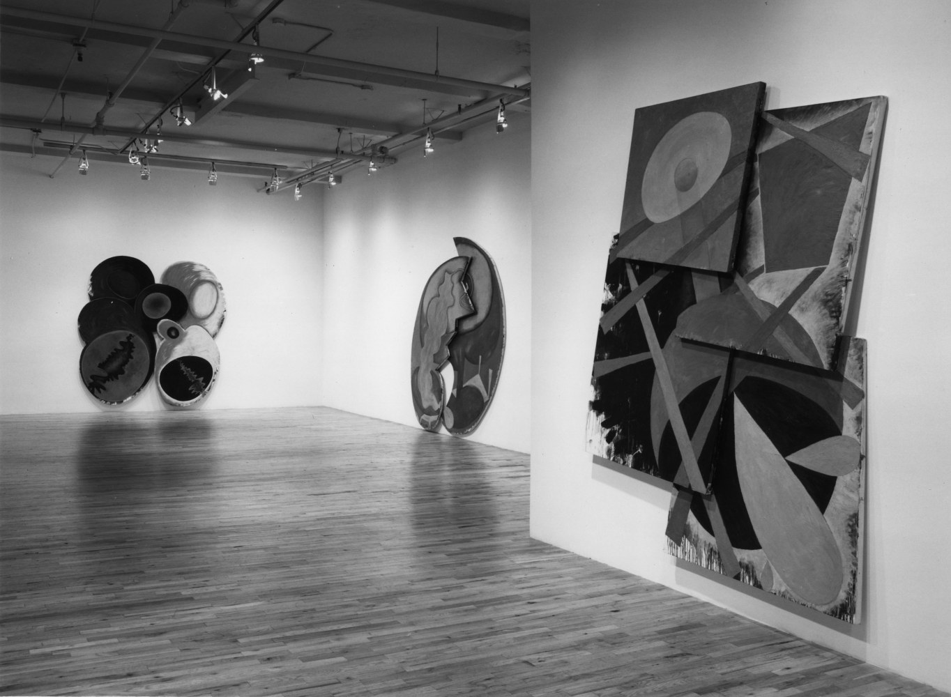 Installation view, Paintings, Paula Cooper Gallery, 115 Wooster Street, New York, April 2 -30, 1983. © 2025 Elizabeth Murray / Artists Rights Society (ARS), New York. Courtesy Paula Cooper Gallery, New York. Photo: Geoffrey Clements.