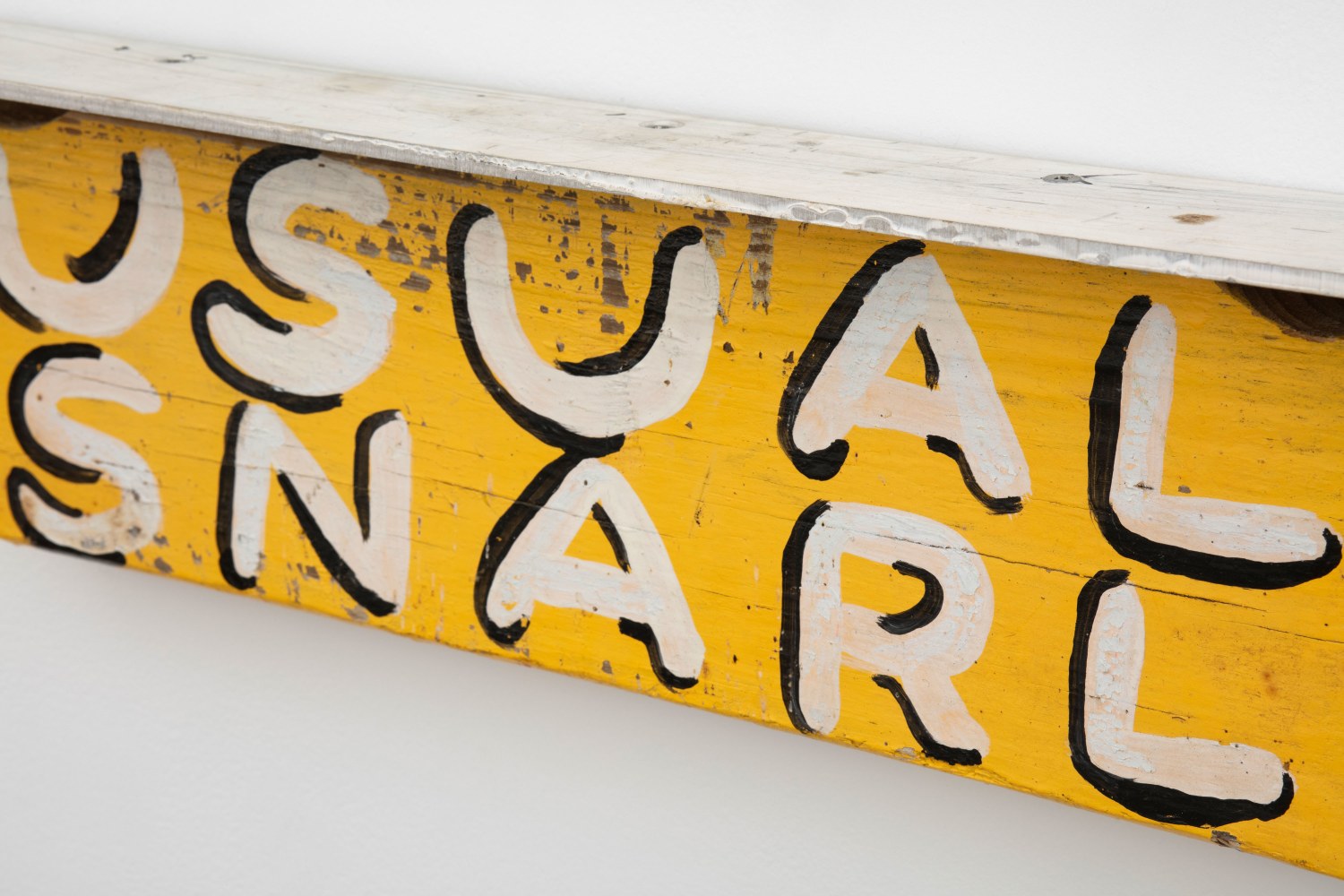 Robert Grosvenor
untitled, 2019
wood, paint and aluminum
6 x 24 x 3 in. (15.2 x 61 x 7.6 cm)
