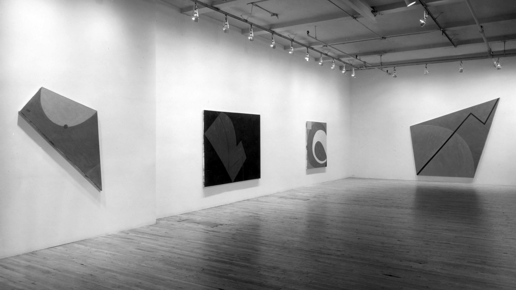Installation view, Paintings, Paula Cooper Gallery, 155 Wooster Street, New York, November 2 - 27 1976. © 2025 Elizabeth Murray / Artists Rights Society (ARS), New York. Courtesy Paula Cooper Gallery, New York. Photo: Geoffrey Clements.