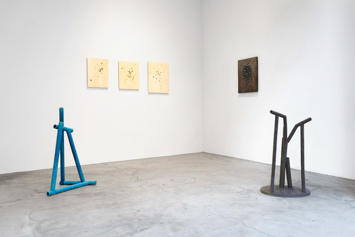 Installation view, Tetsuya Yamada: 7 Sculptures and Paintings in Ceramic, Paula Cooper Gallery, New York, October 18 – November 15, 2025. © Tetsuya Yamada. Courtesy Paula Cooper Gallery, New York. Photo: Camille Drury