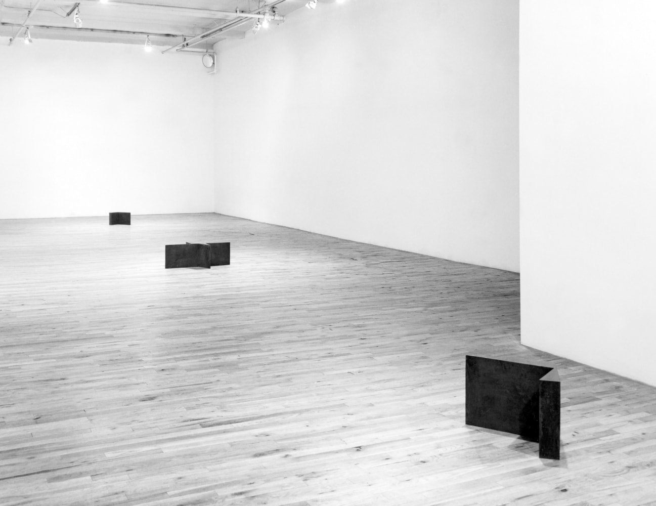 Installation view, Joel Shapiro, Paula Cooper Gallery, 155 Wooster Street, New York, November 12 - December 7 1977. © 2025 Joel Shapiro / Artists Rights Society (ARS), New York. Courtesy Paula Cooper Gallery, New York