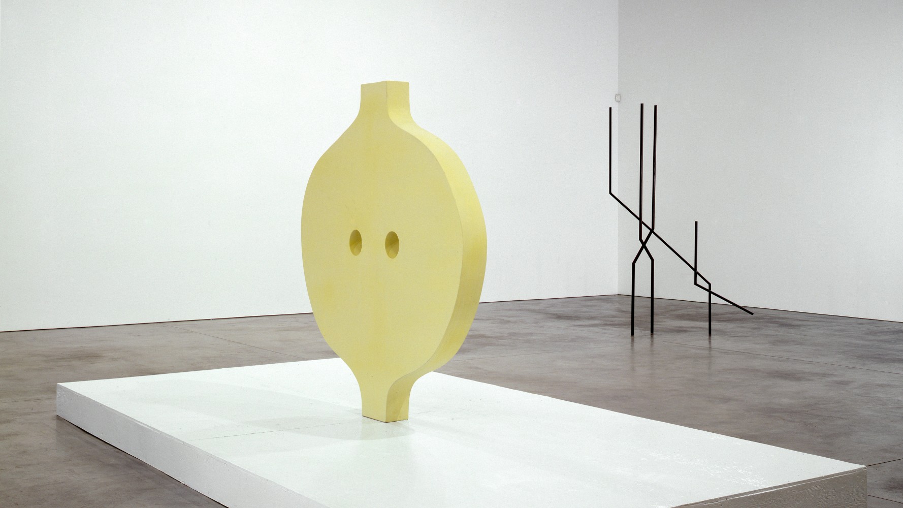 Installation view, Robert Grosvenor, Paula Cooper Gallery, 534 W 21st Street, New York. January 17 - February 12, 2003. © Robert Grosvenor. Courtesy Paula Cooper Gallery, New York.