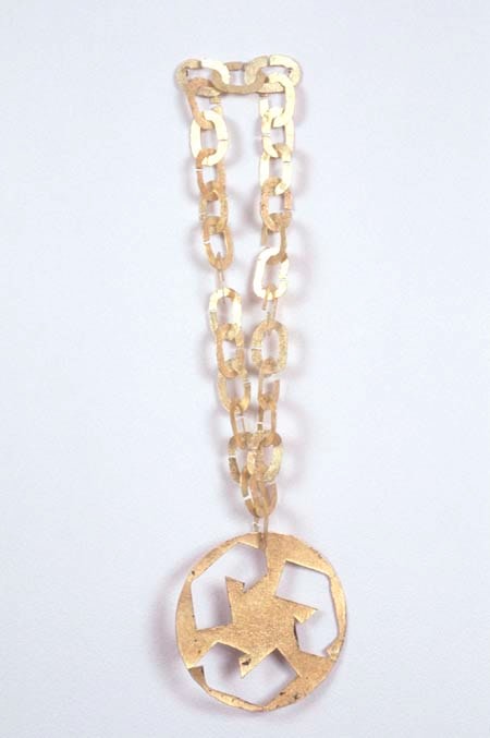Kelley Walker "Untitled" 2003 Cardboard, gold leaf, 28 links, 1 recycle symbol overall dimensions variable