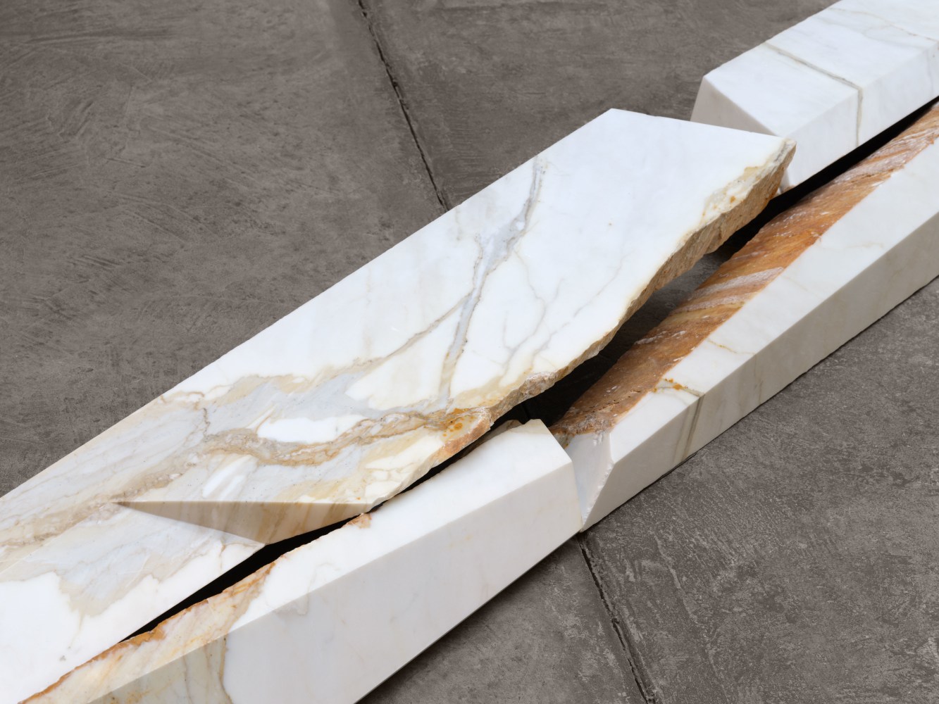 Luciano Fabro
L'Infinito (detail), 1989
steel cable and marble
17 3/4 x 315 x 236 1/4 in. (45 x 800 x 600 cm)