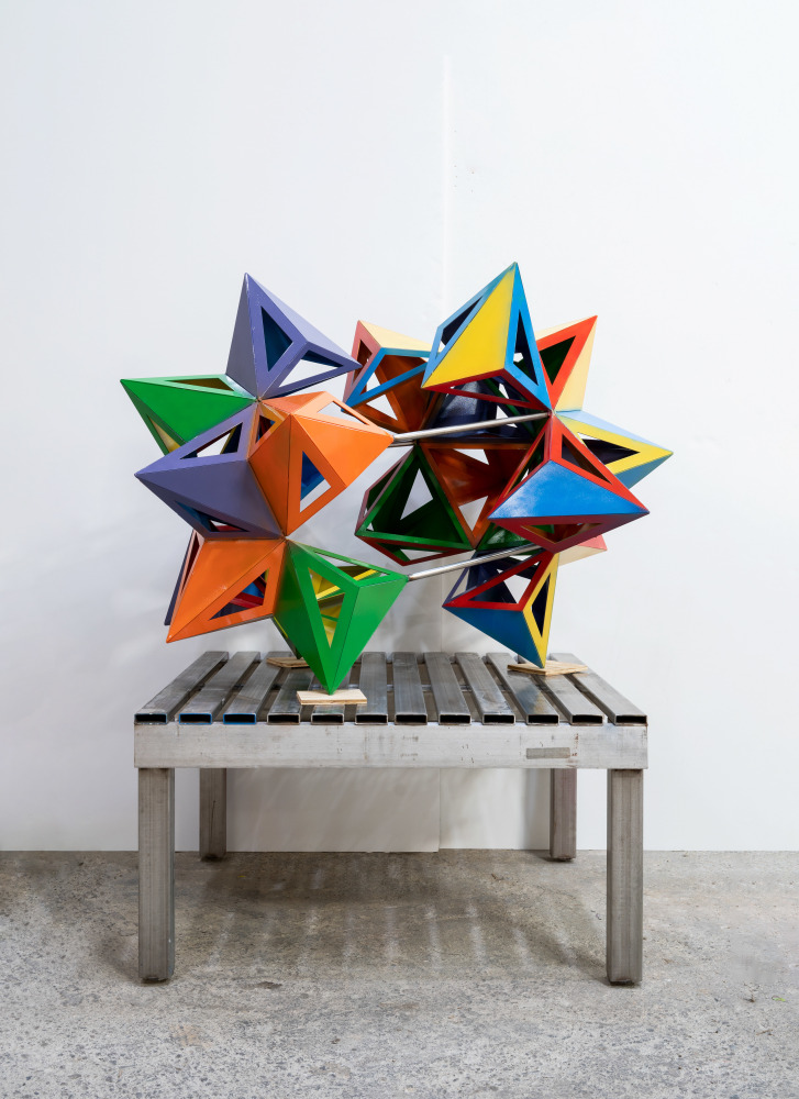 Frank Stella
Split Star, 2015-2022
stainless steel and paint
43 x 57 x 51 in. (109.2 x 144.8 x 129.5 cm)