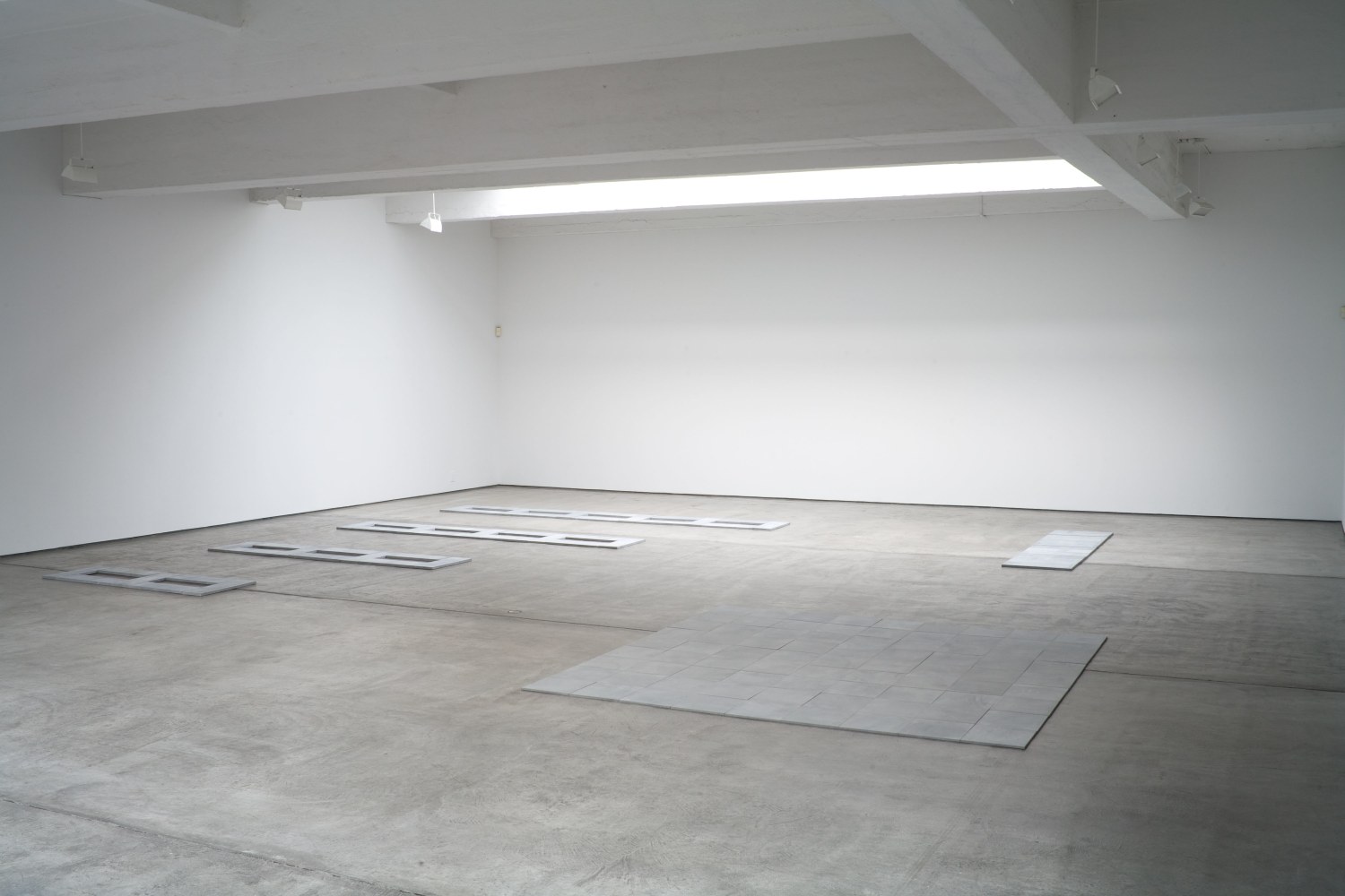 Installation view, Carl Andre, Paula Cooper Gallery, 521 West 21st Street, New York. September 26 - October 24, 2009. © 2025 Carl Andre / Artists Rights Society (ARS), New York. Courtesy Paula Cooper Gallery, New York.