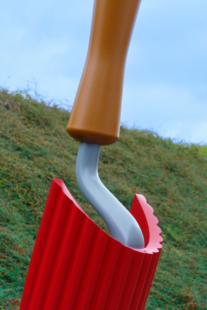 Claes Oldenburg &amp;amp; Coosje van Bruggen
Plantoir, Red (Mid-scale), 2001-2021
painted aluminum, stainless steel, fiber reinforced polymer
15 ft 5 in. x 46 in. x 35 in. (469.9 x 116.8 x 88.9 cm)