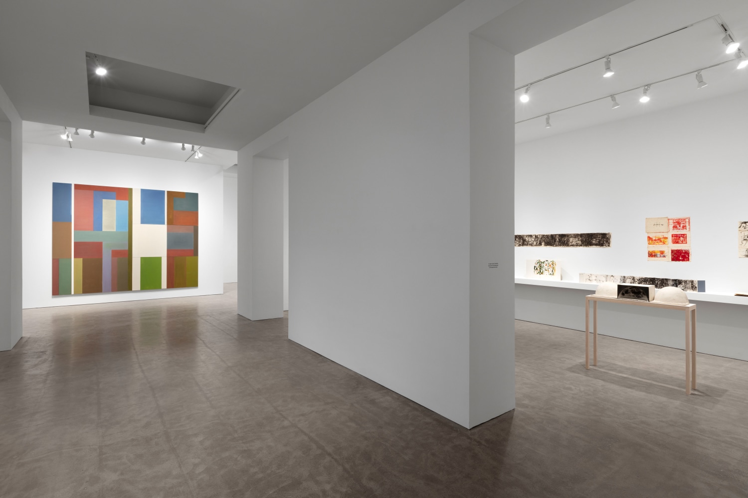 Installation view, Robert Grosvenor & David Novros, February 27 – April 10, 2021