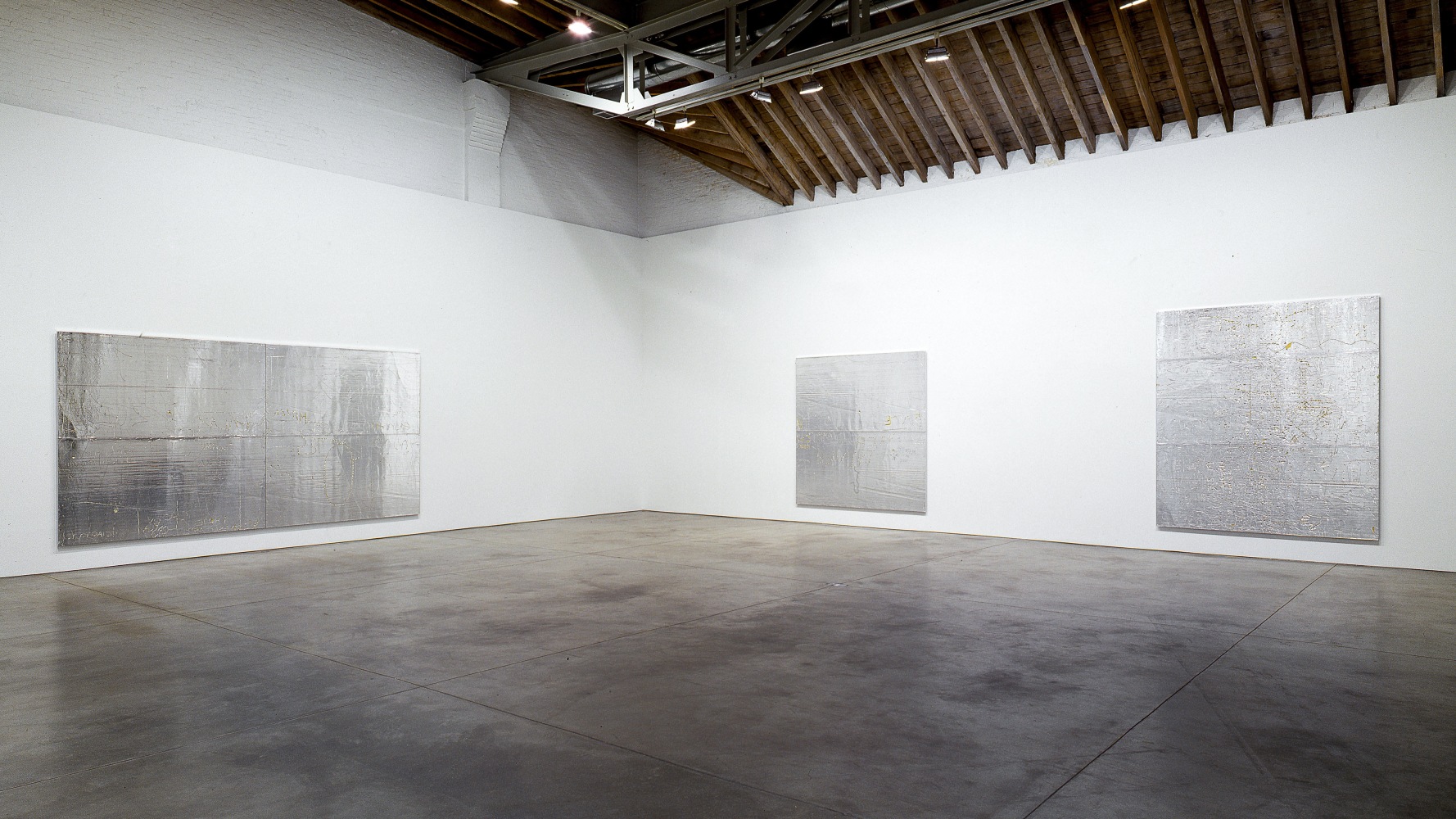 Installation view, Rudolf Stingel, Paula Cooper Gallery, 534 W 21st Street, New York. February 2 - March 2, 2002. © Rudolf Stingel. Courtesy Paula Cooper Gallery, New York.
