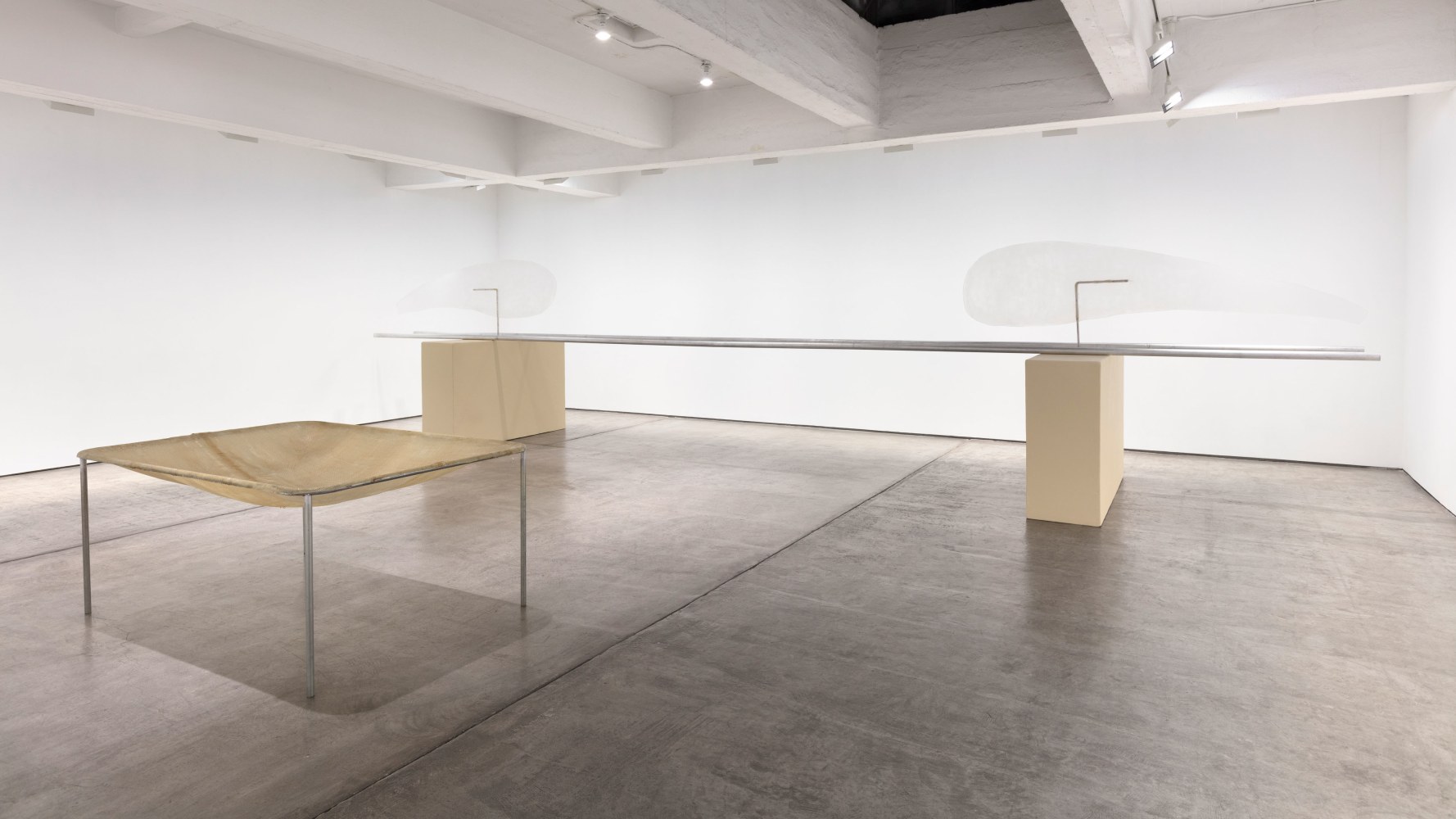Installation view, Robert Grosvenor, February 10 – March 17, 2018