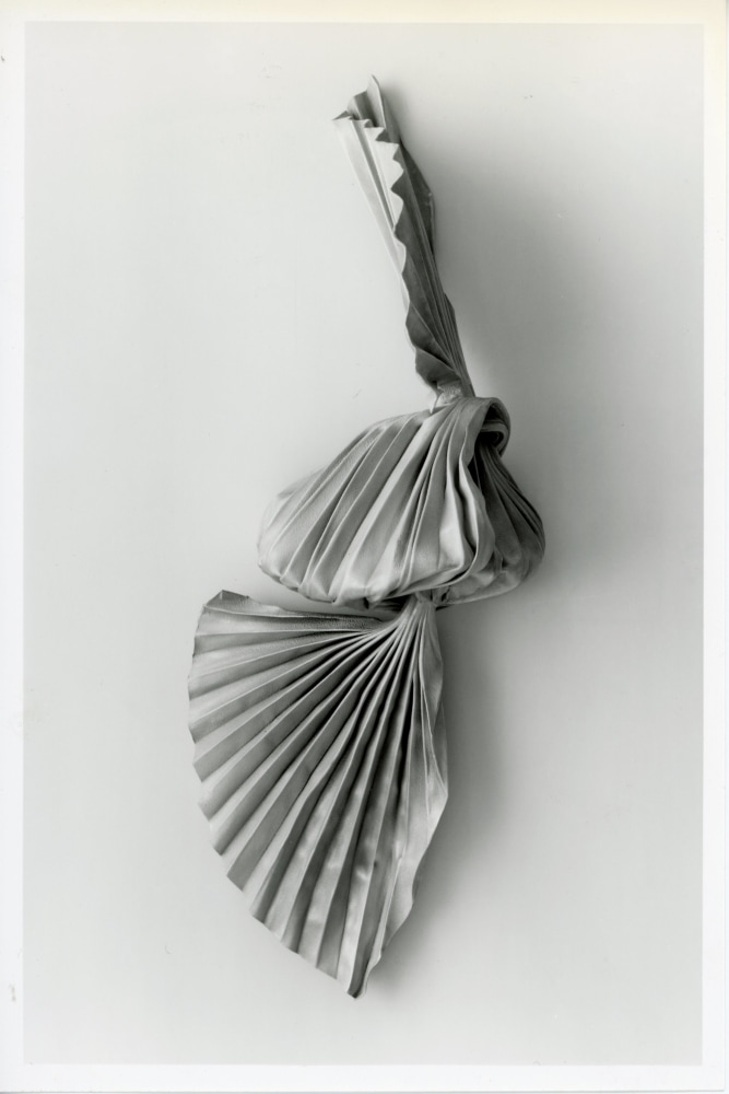 Lynda Bengalis &quot;Mirtak&quot; 1983 Bronze wire, zinc, aluminum 22 x 55 1/2 x 22 1/2